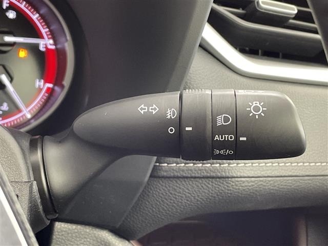Toyota RAV4 2021 7360857-10