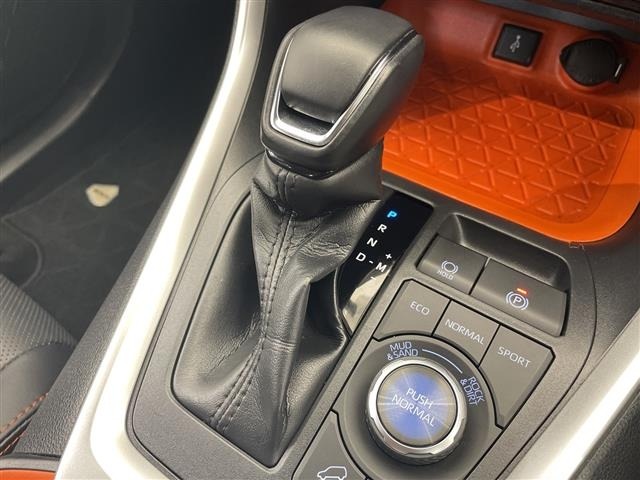 Toyota RAV4 2022 7360885-12