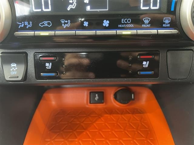 Toyota RAV4 2022 7360885-19