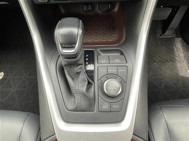 Toyota RAV4 2021 7360900-11