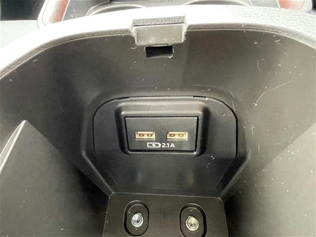 Toyota RAV4 2021 7360900-12