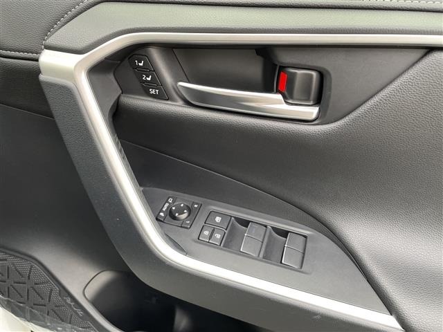 Toyota RAV4 2019 7360936-19