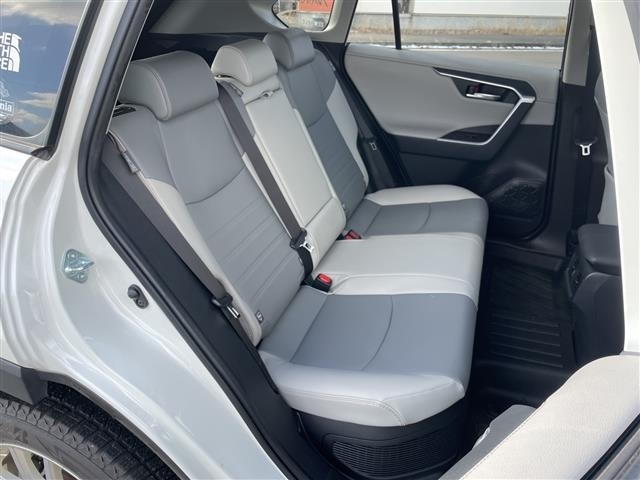 Toyota RAV4 2021 7360940-5