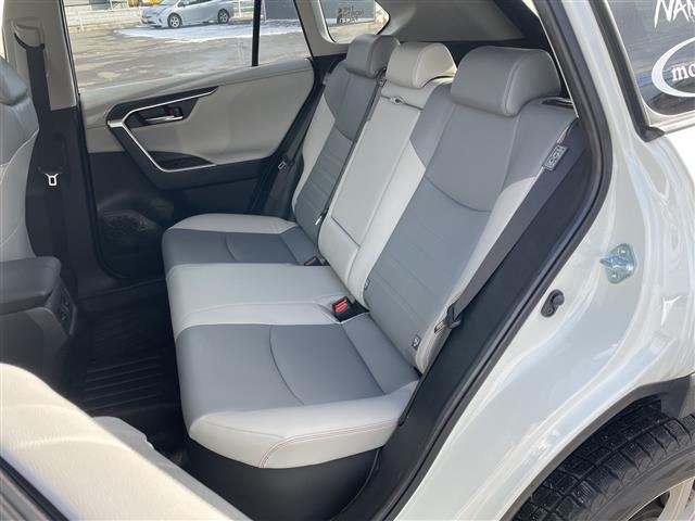 Toyota RAV4 2021 7360940-8