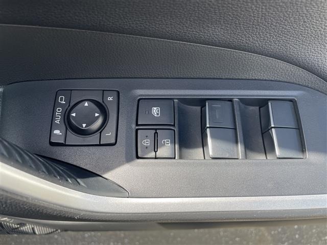 Toyota RAV4 2021 7360980-6