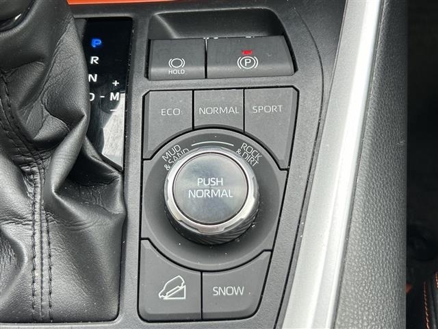 Toyota RAV4 2022 7360991-10