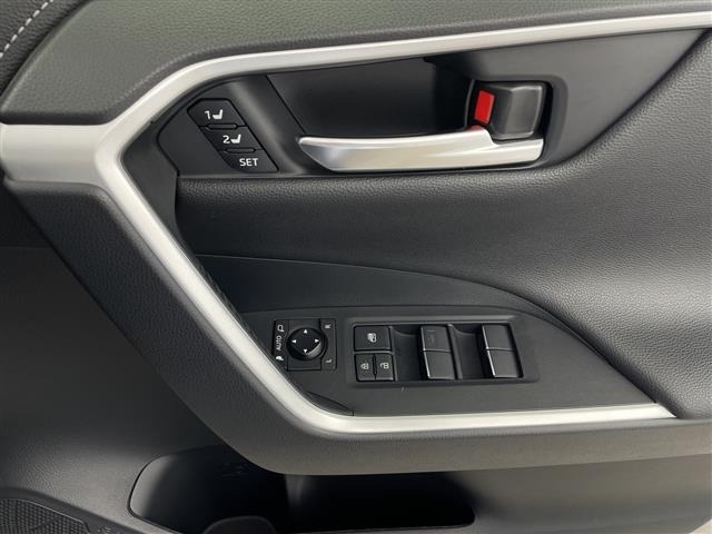 Toyota RAV4 2021 7360992-22