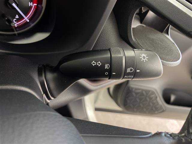 Toyota RAV4 2021 7360992-5