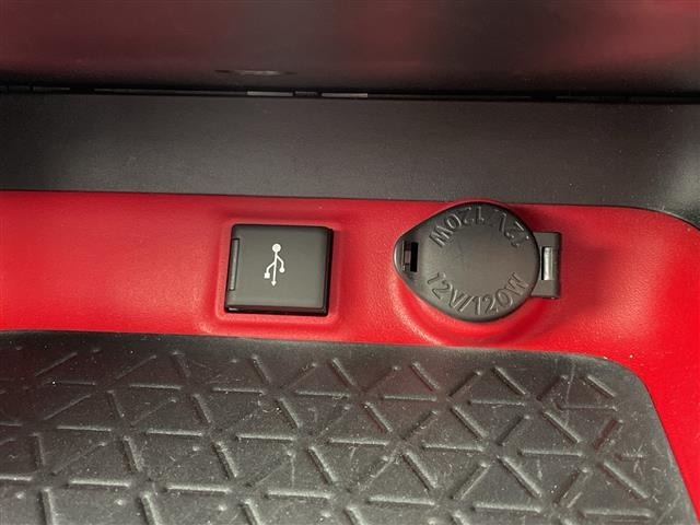 Toyota RAV4 2022 7361000-1