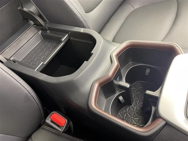 Toyota RAV4 2022 7361045-14