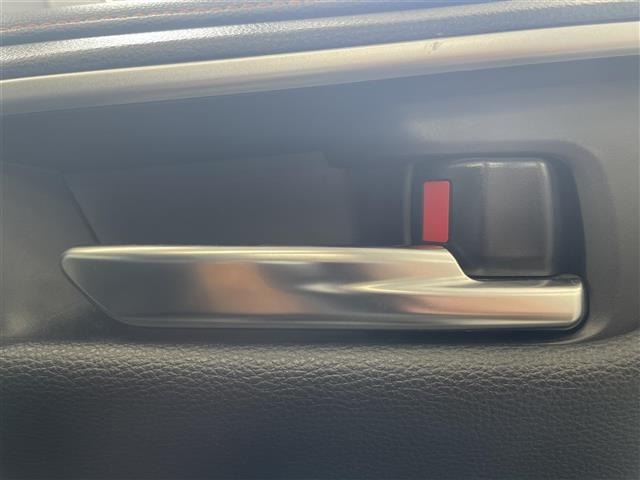 Toyota RAV4 2021 7361090-10