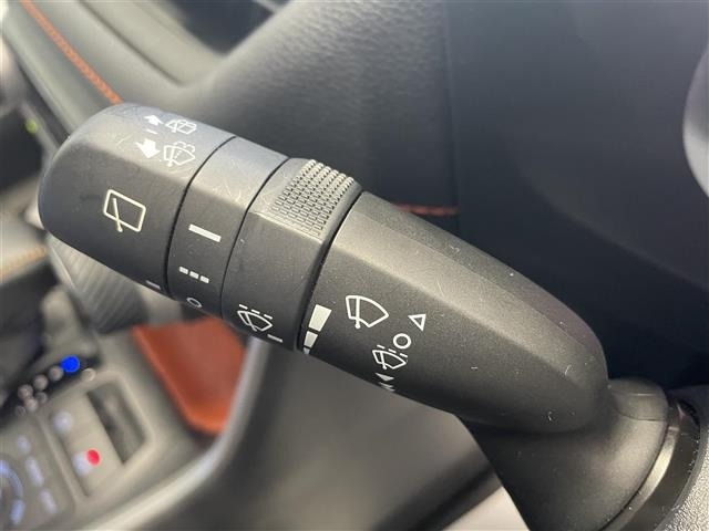 Toyota RAV4 2021 7361090-11