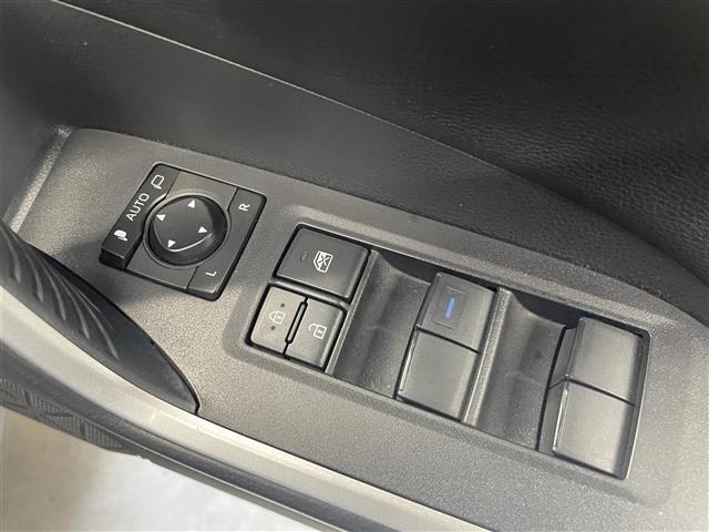 Toyota RAV4 2021 7361090-9