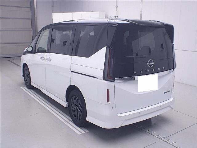 Nissan SERENA 2026 7355674-1