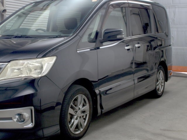 Nissan SERENA 2011 7356001-4