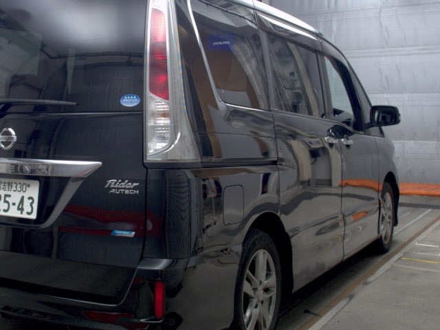 Nissan SERENA 2011 7356001-5