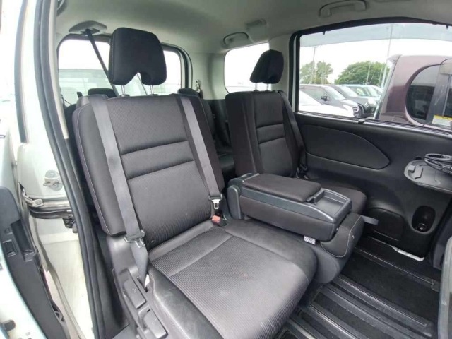 Nissan SERENA 2018 7356057-12