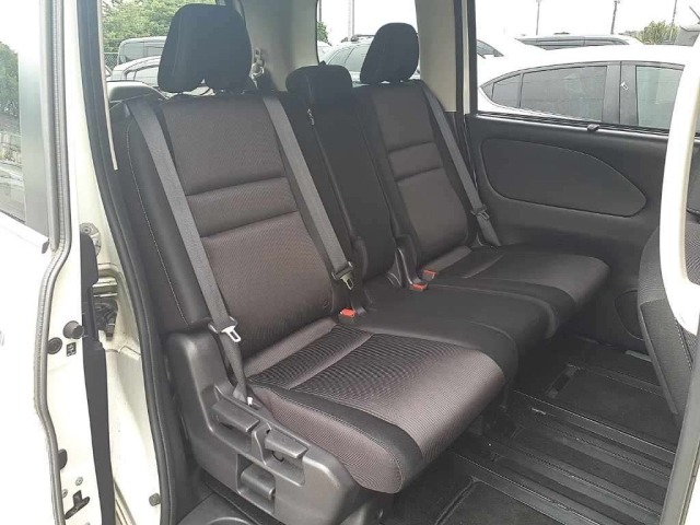 Nissan SERENA 2016 7356076-10
