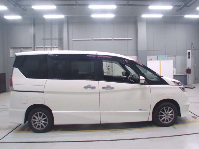 Nissan SERENA 2018 7356092-3