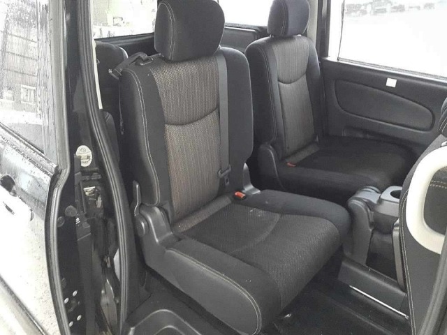 Nissan SERENA 2014 7356105-10