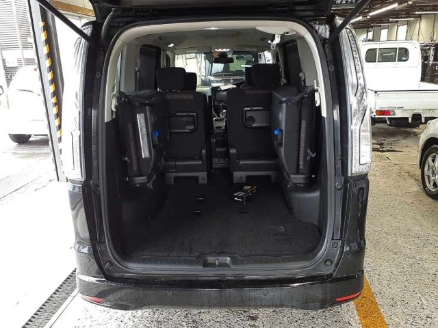 Nissan SERENA 2014 7356105-11