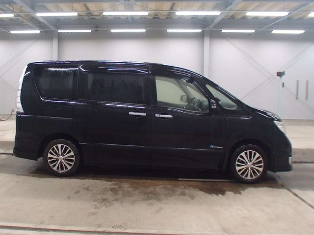 Nissan SERENA 2014 7356105-3