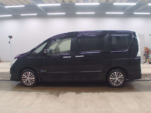Nissan SERENA 2014 7356105-4