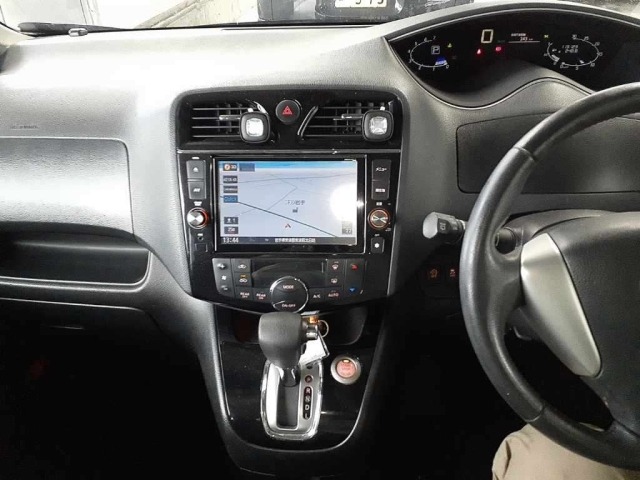 Nissan SERENA 2014 7356105-9
