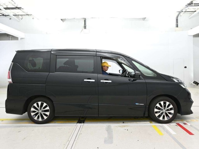 Nissan SERENA 2017 7356211-3