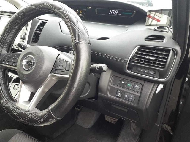Nissan SERENA 2017 7356211-9