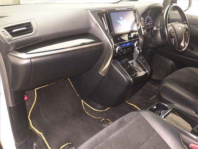 Toyota VELLFIRE 2017 7353707-4