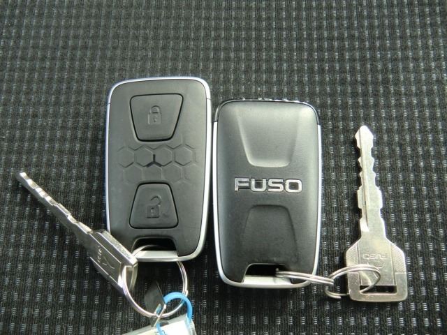 Mitsubishi CANTER 2021 7366046-9