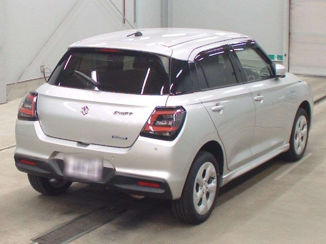 Suzuki SWIFT 2024 7370993-1