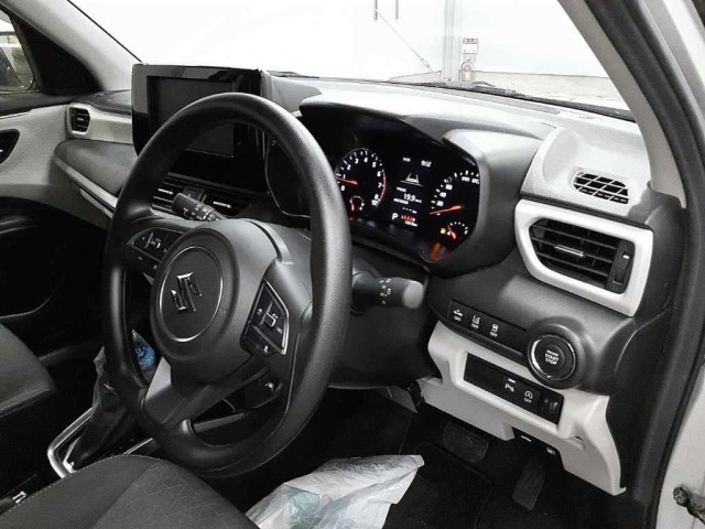 Suzuki SWIFT 2024 7370993-7