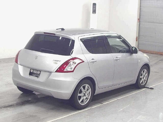 Suzuki SWIFT 2011 7371032-5