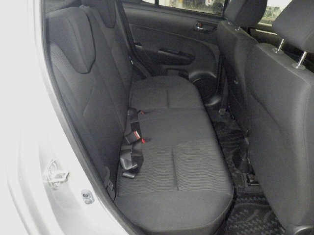 Suzuki SWIFT 2011 7371032-8