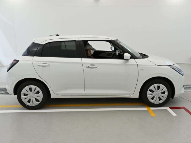 Suzuki SWIFT 2025 7371118-3