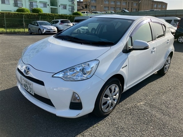 Toyota AQUA 2014 7380799-10