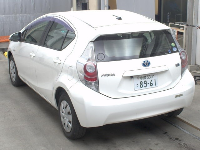 Toyota AQUA 2012 7380858-1