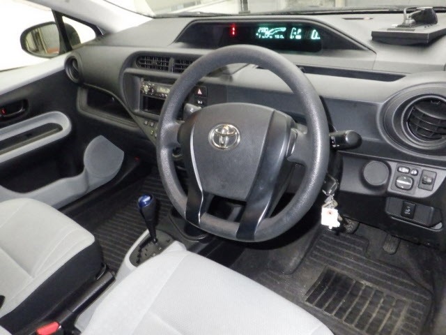 Toyota AQUA 2012 7380858-3
