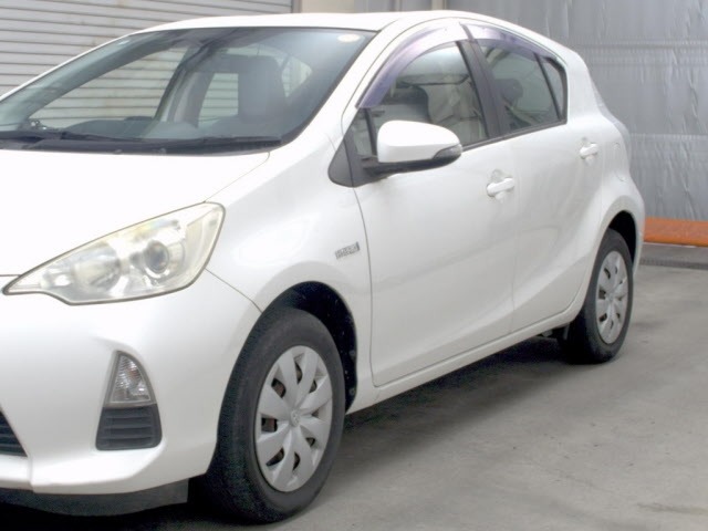 Toyota AQUA 2012 7380858-4