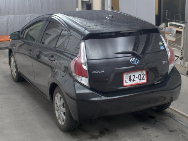 Toyota AQUA 2015 7380865-1
