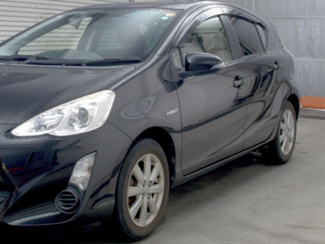 Toyota AQUA 2015 7380865-4