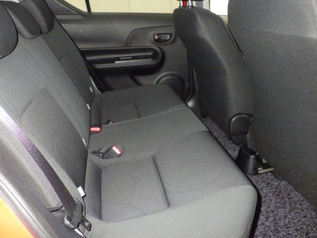 Toyota AQUA 2015 7380866-8