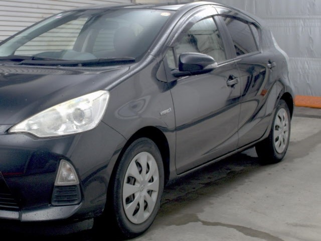 Toyota AQUA 2013 7380883-4