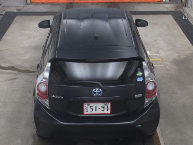 Toyota AQUA 2013 7380883-7