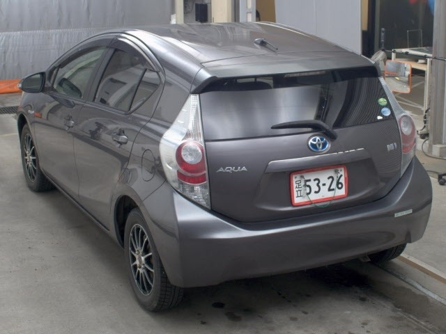 Toyota AQUA 2013 7380892-1