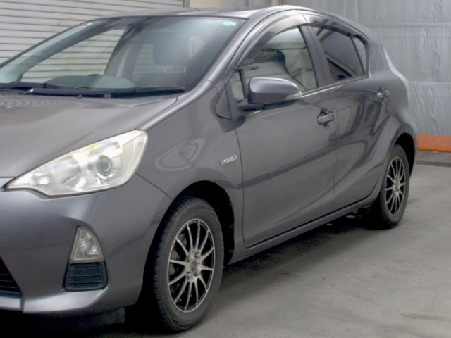 Toyota AQUA 2013 7380892-4