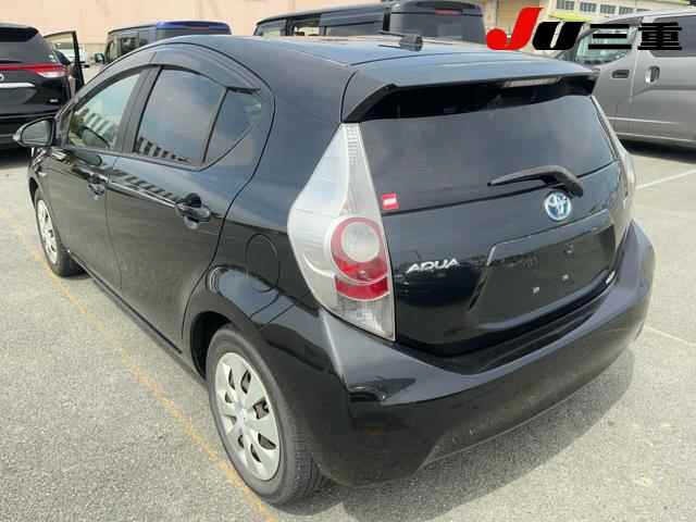 Toyota AQUA 2012 7380917-1