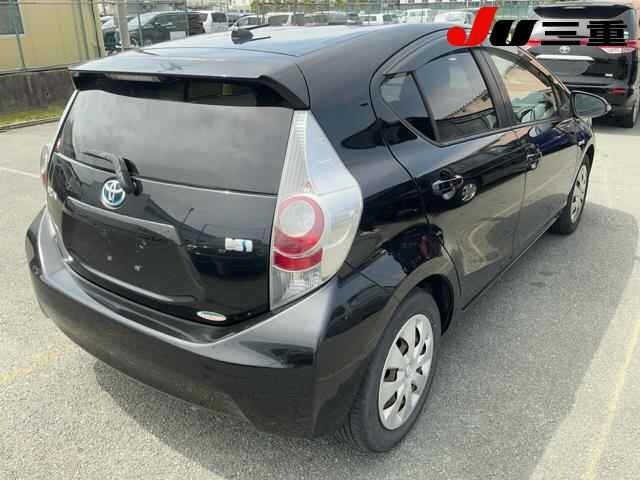 Toyota AQUA 2012 7380917-6